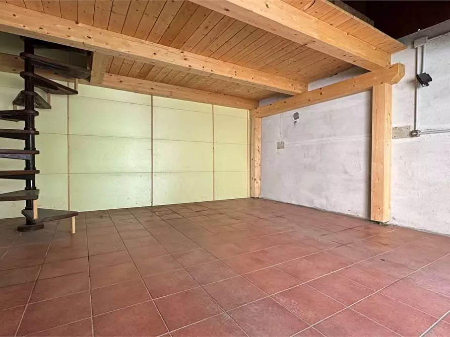 Immagine 4 di Garage in vendita  a Domodossola