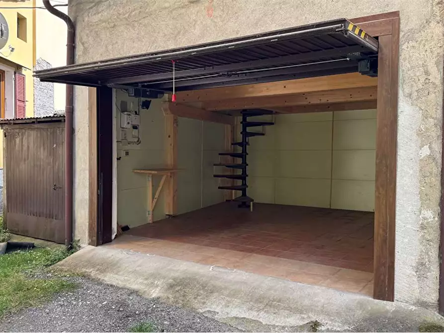 Immagine 2 di Garage in vendita  a Domodossola
