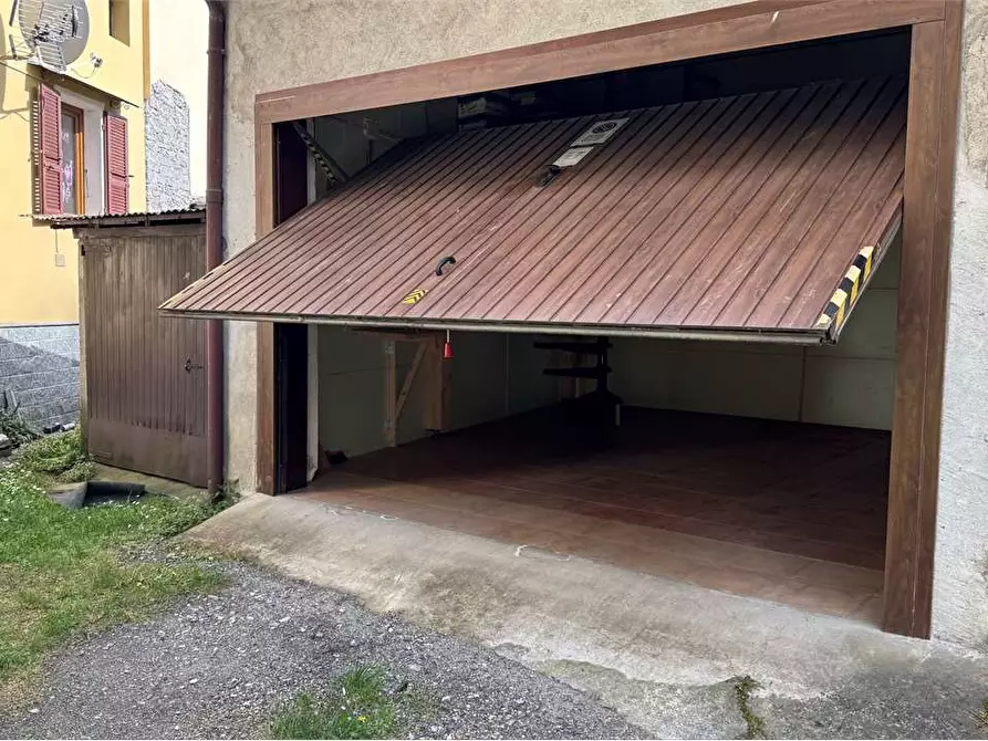 Immagine 1 di Garage in vendita  a Domodossola