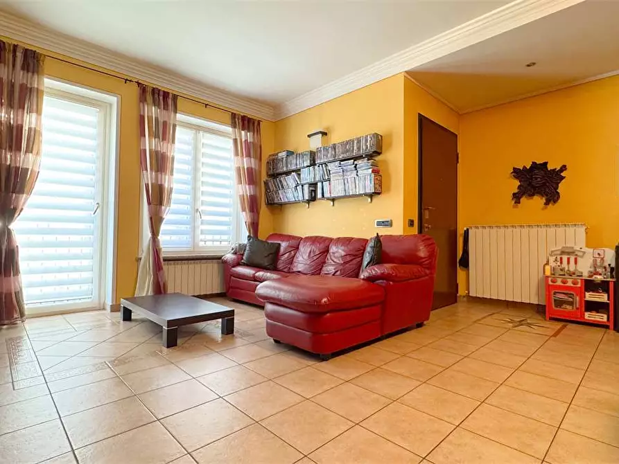 Immagine 3 di Casa indipendente in vendita  in Piazza Matteotti 4 a Beura-Cardezza