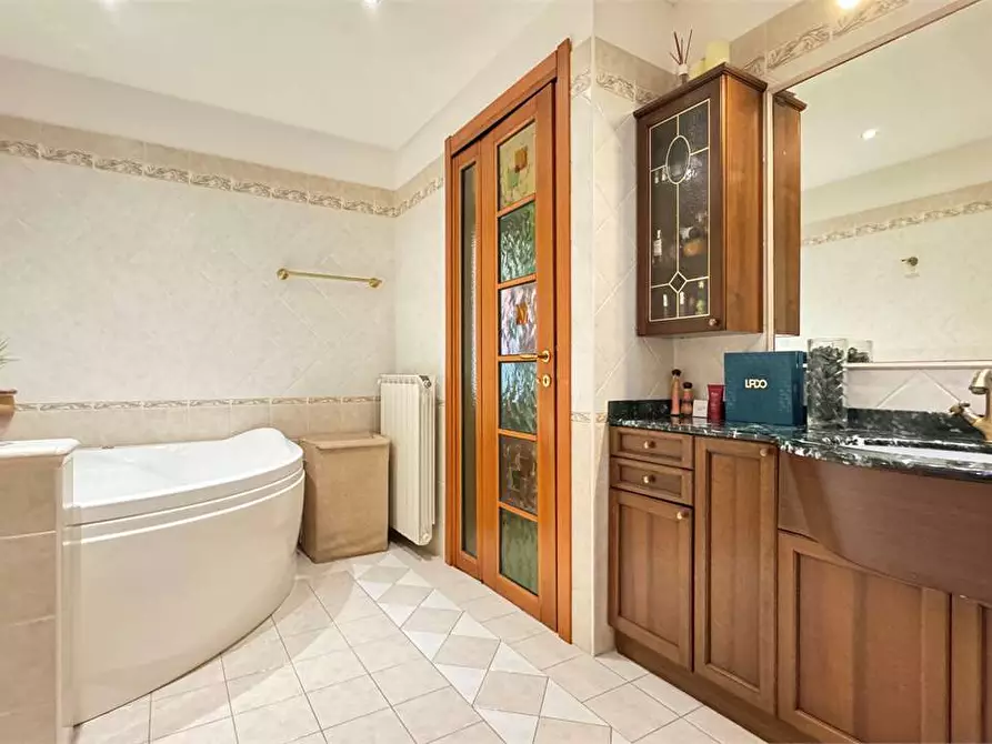 Immagine 19 di Casa indipendente in vendita  in Piazza Matteotti 4 a Beura-Cardezza