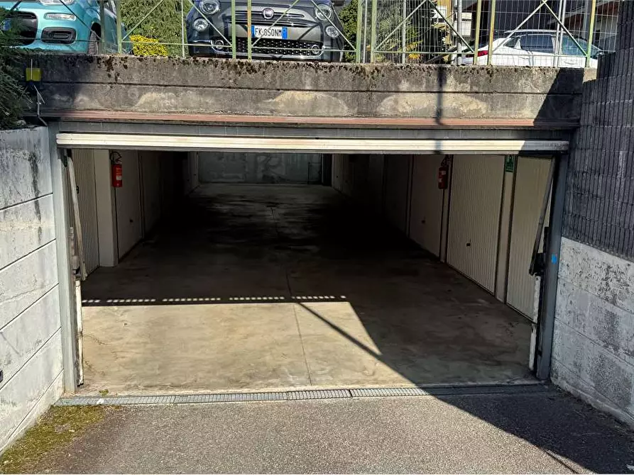 Immagine 5 di Garage in vendita  in Via Largo Partigiani 1 a Domodossola