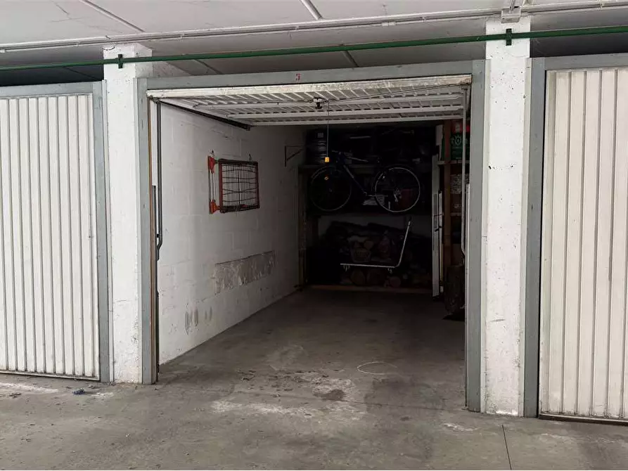 Immagine 3 di Garage in vendita  in Via Largo Partigiani 1 a Domodossola