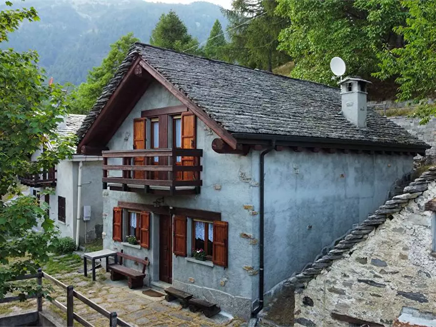 Immagine 1 di Casa indipendente in vendita  in Loc. Vercengio a Bognanco