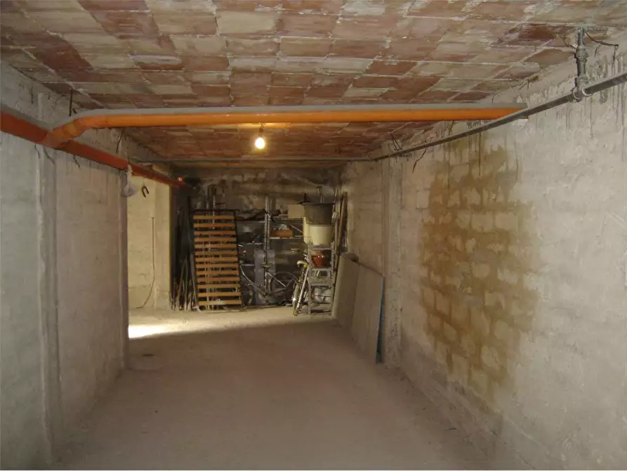 Immagine 5 di Magazzino in vendita  in Via Bonavoglia 31 a Acquaviva Delle Fonti