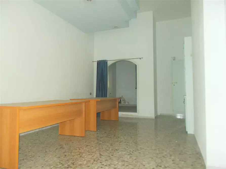 Immagine 4 di Laboratorio in affitto  in Via Marconi 37 a Acquaviva Delle Fonti