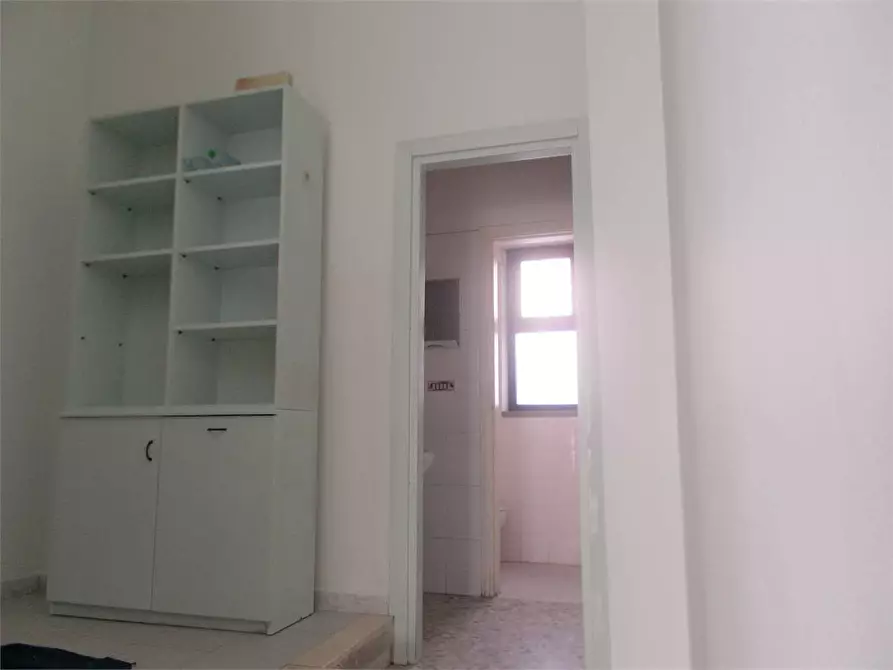 Immagine 9 di Laboratorio in affitto  in Via Marconi 37 a Acquaviva Delle Fonti