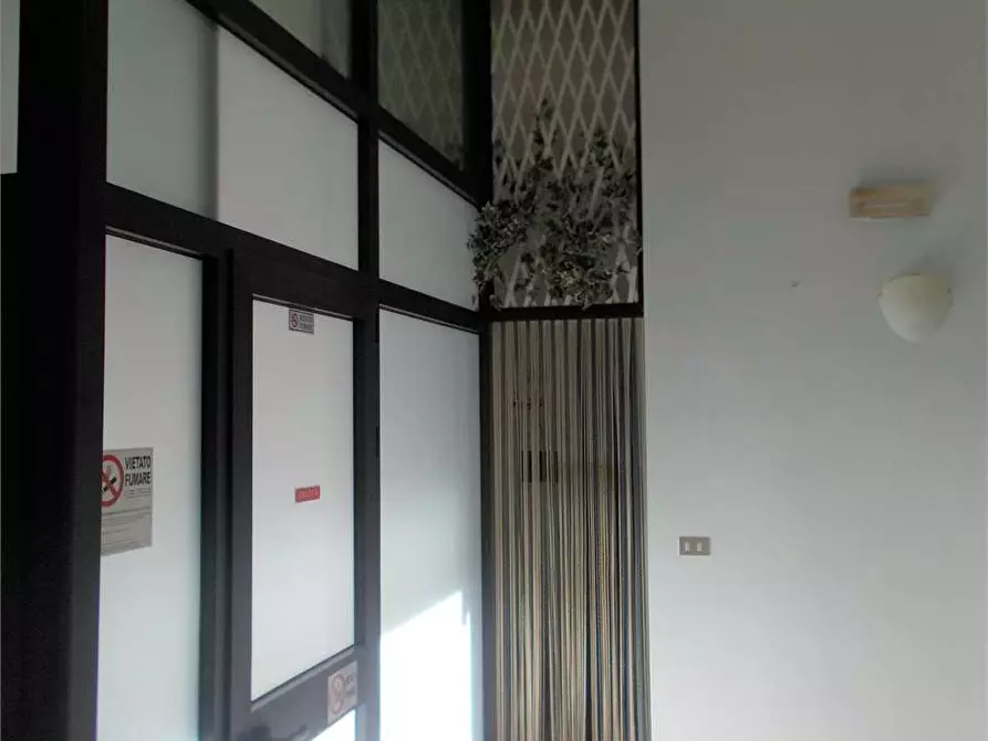 Immagine 8 di Laboratorio in affitto  in Via Marconi 37 a Acquaviva Delle Fonti