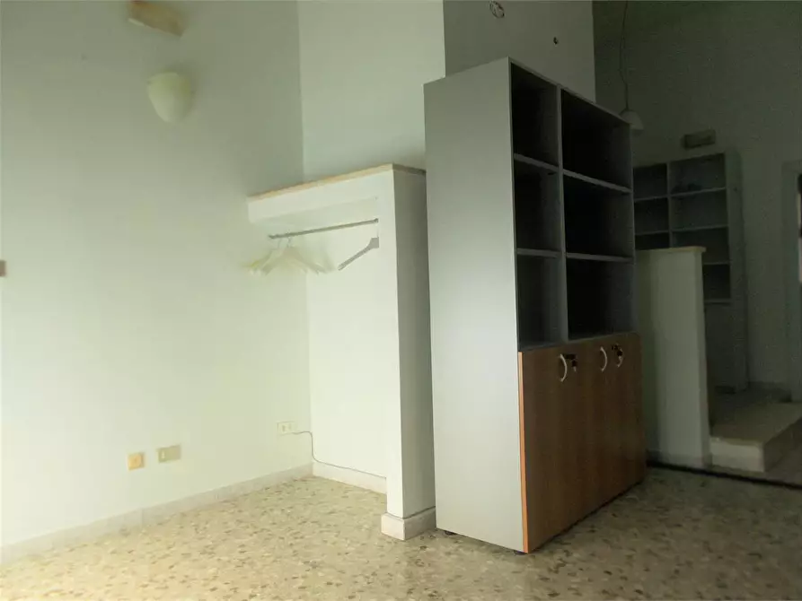 Immagine 11 di Laboratorio in affitto  in Via Marconi 37 a Acquaviva Delle Fonti