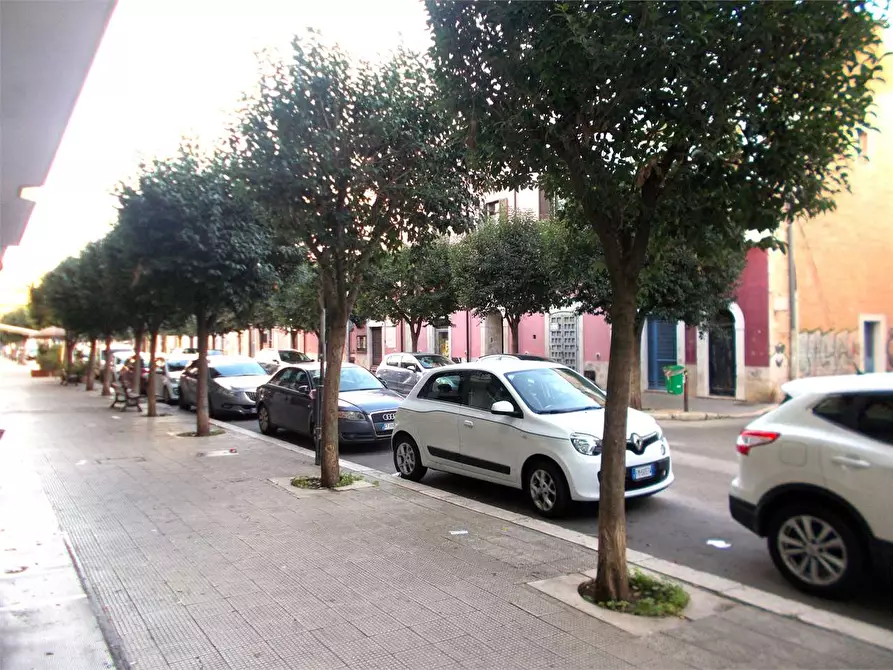 Immagine 2 di Negozio in affitto  in Via Roma 60 a Acquaviva Delle Fonti