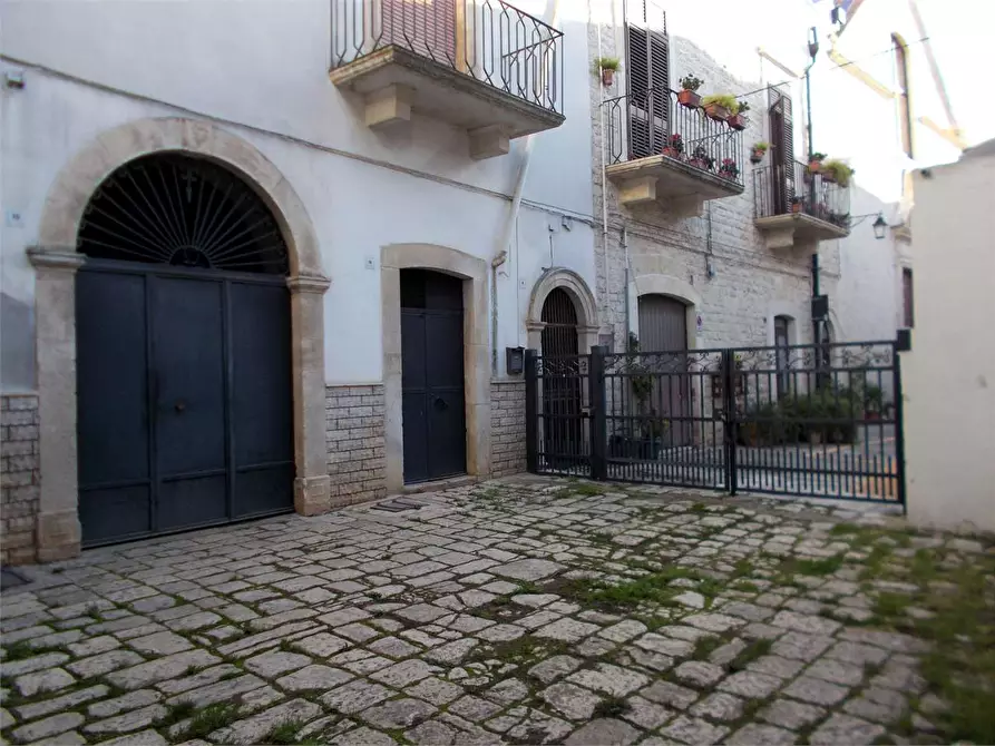 Immagine 2 di Stabile in vendita  in Via Sant'Agostino 26 a Acquaviva Delle Fonti