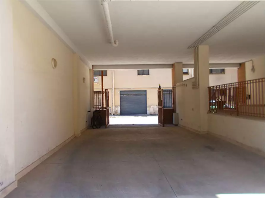 Immagine 2 di Garage in vendita  in Via Salvemini 13 a Acquaviva Delle Fonti