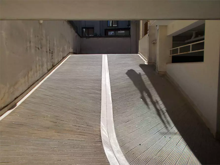 Immagine 4 di Garage in vendita  in Via Salvemini 13 a Acquaviva Delle Fonti