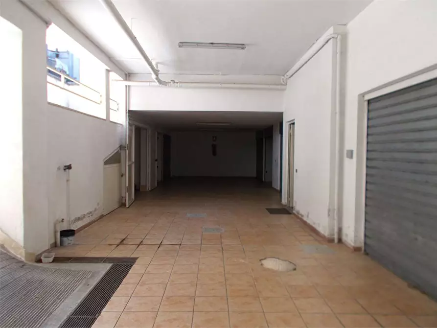 Immagine 5 di Garage in vendita  in Via Salvemini 13 a Acquaviva Delle Fonti