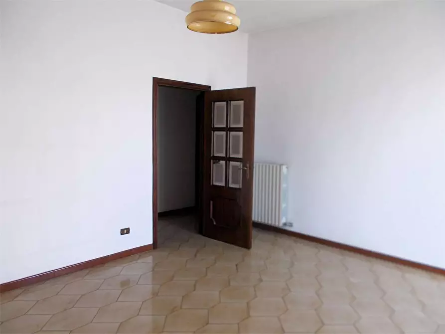 Immagine 8 di Quadrilocale in vendita  in Estramurale San Pietro 88 a Acquaviva Delle Fonti