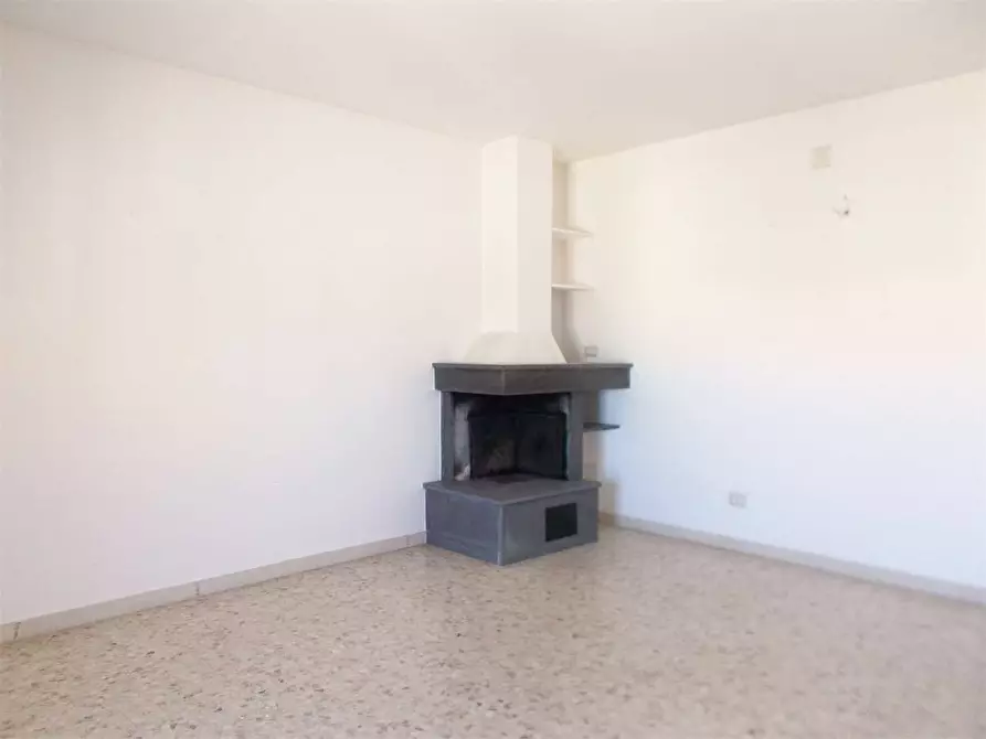 Immagine 7 di Quadrilocale in vendita  in Via  Vitantonio Tria 13 a Acquaviva Delle Fonti