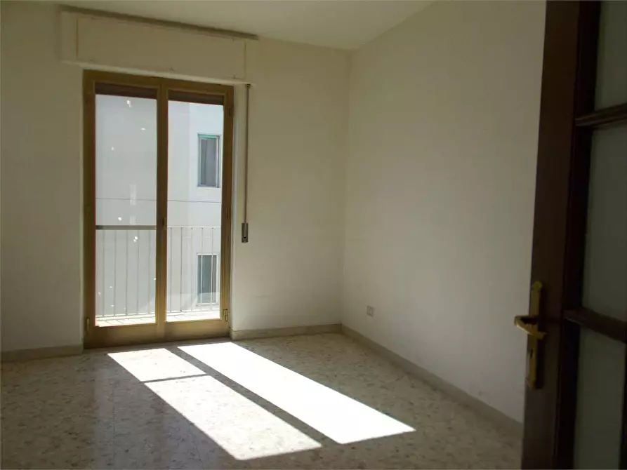 Immagine 11 di Quadrilocale in vendita  in Via  Vitantonio Tria 13 a Acquaviva Delle Fonti