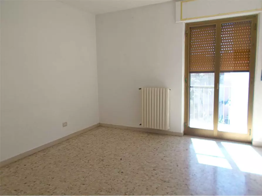 Immagine 10 di Quadrilocale in vendita  in Via  Vitantonio Tria 13 a Acquaviva Delle Fonti