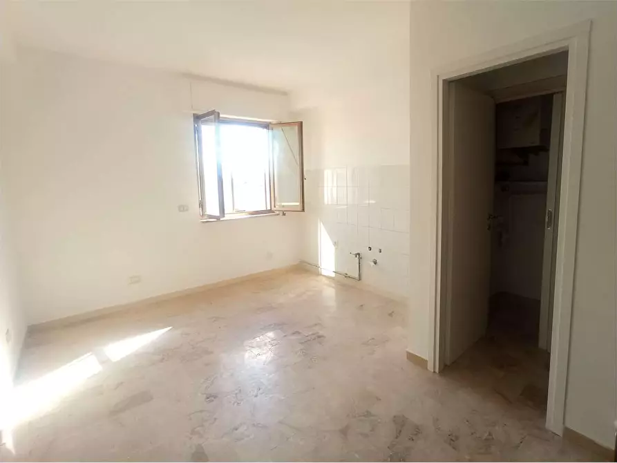 Immagine 4 di Quadrilocale in vendita  in Via  Vitantonio Tria 13 a Acquaviva Delle Fonti