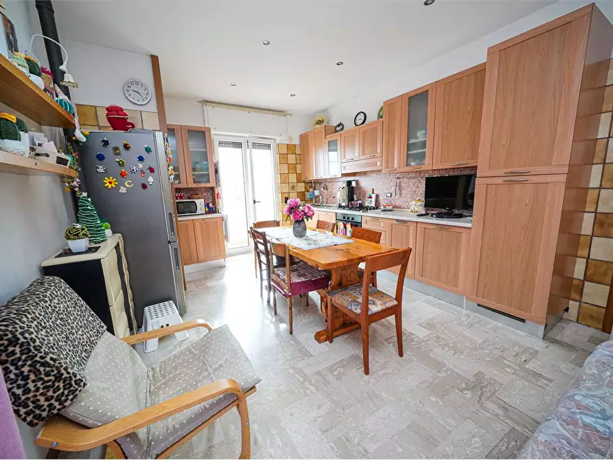 Immagine 10 di Casa indipendente in vendita  in Via Parini 23 a Acquaviva Delle Fonti