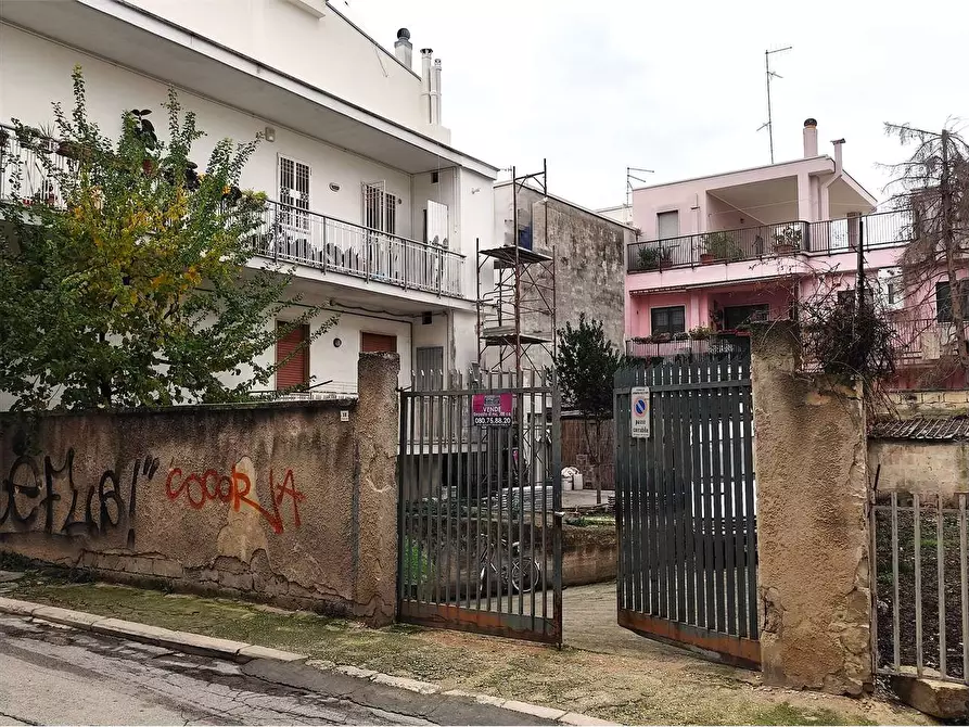 Immagine 1 di Garage in vendita  in Via Michele Quatraro 38 a Acquaviva Delle Fonti