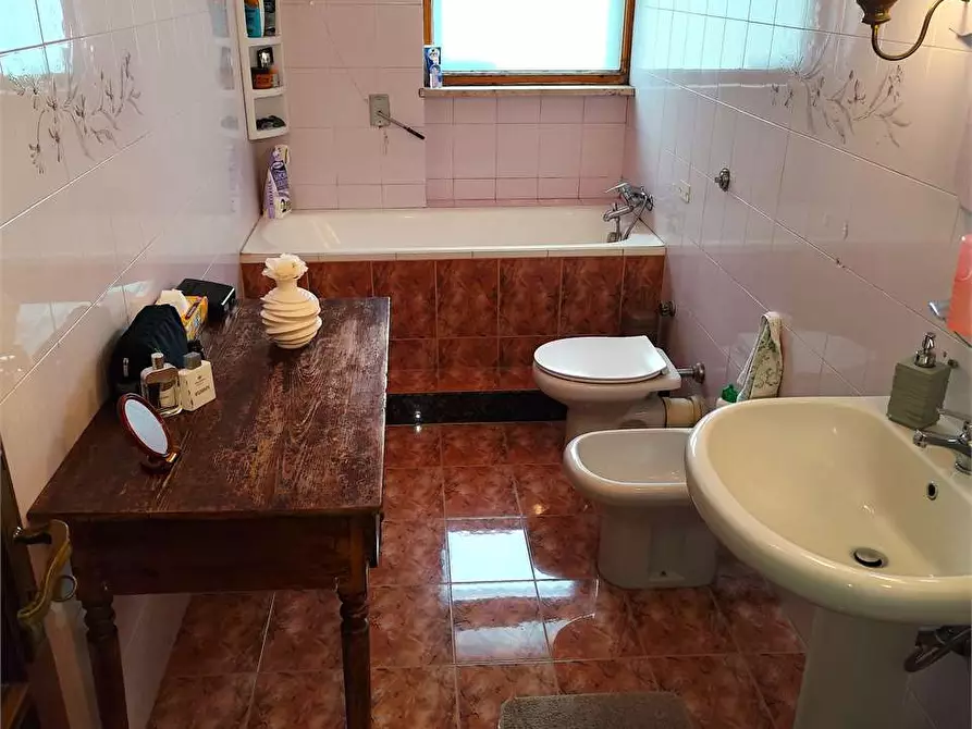 Immagine 16 di Quadrilocale in vendita  in Via Nicola Capozzo 3 a Acquaviva Delle Fonti