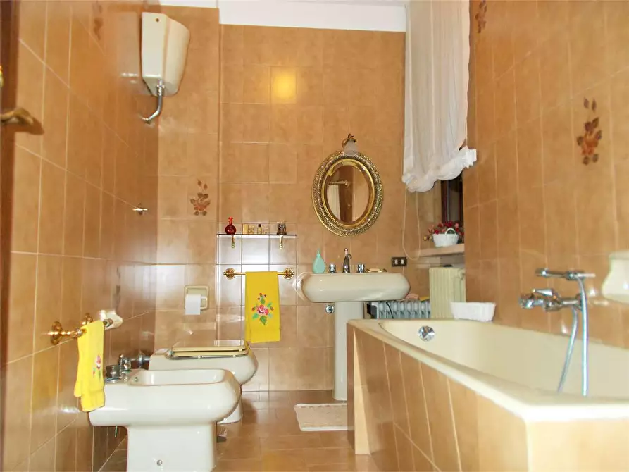 Immagine 13 di Porzione di villa in vendita  in Via Arturo Toscanini 12 a Acquaviva Delle Fonti