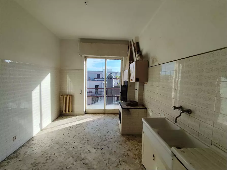 Immagine 8 di Quadrilocale in vendita  in Via Vitantonio Tria 23 a Acquaviva Delle Fonti