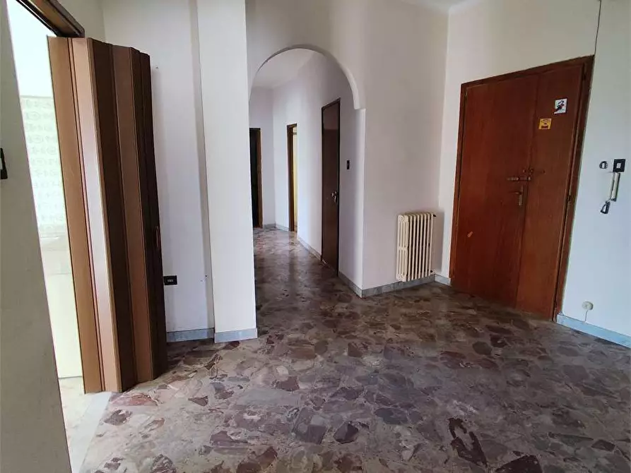 Immagine 11 di Quadrilocale in vendita  in Via Vitantonio Tria 23 a Acquaviva Delle Fonti