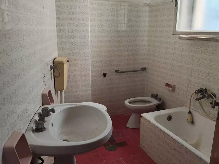 Immagine 17 di Quadrilocale in vendita  in Via Vitantonio Tria 23 a Acquaviva Delle Fonti