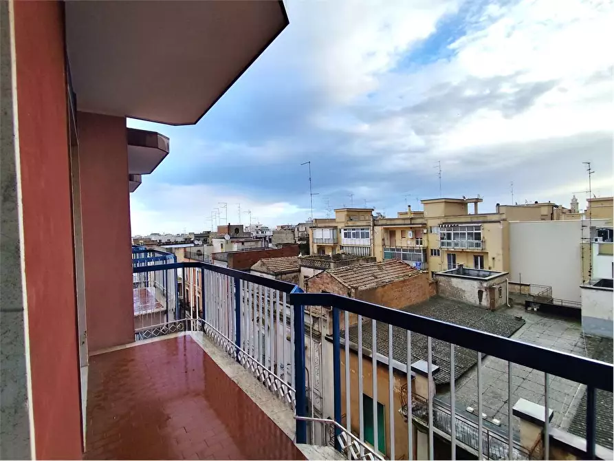 Immagine 11 di Quadrilocale in affitto  in Via Mele 24 a Acquaviva Delle Fonti