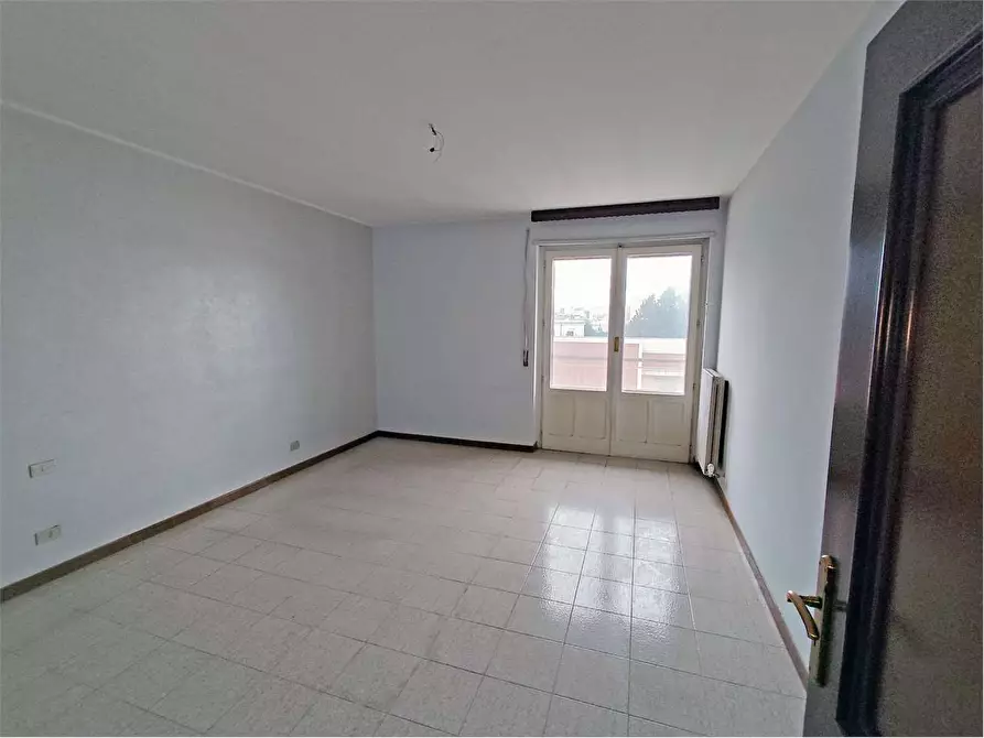 Immagine 13 di Trilocale in vendita  in Piazza Garibaldi 34 a Acquaviva Delle Fonti