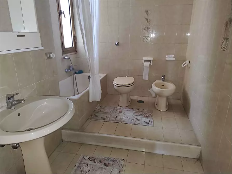 Immagine 15 di Trilocale in vendita  in Piazza Garibaldi 34 a Acquaviva Delle Fonti