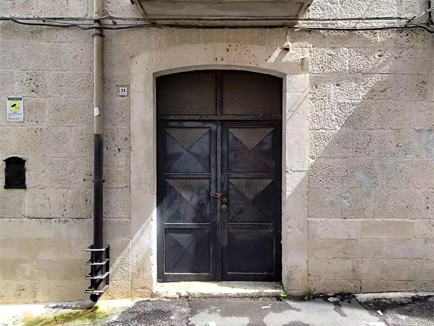 Immagine 4 di Stabile in vendita  in Via Sarra 31 a Acquaviva Delle Fonti