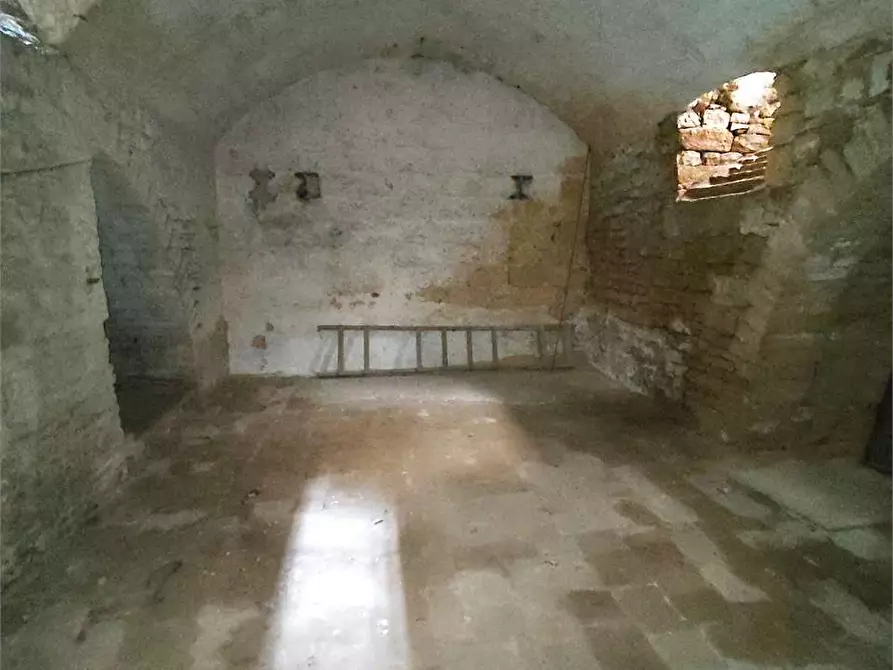 Immagine 7 di Stabile in vendita  in Via Sarra 31 a Acquaviva Delle Fonti