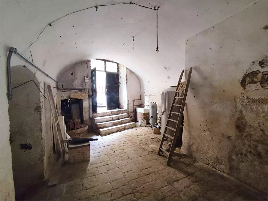 Immagine 5 di Stabile in vendita  in Via Sarra 31 a Acquaviva Delle Fonti