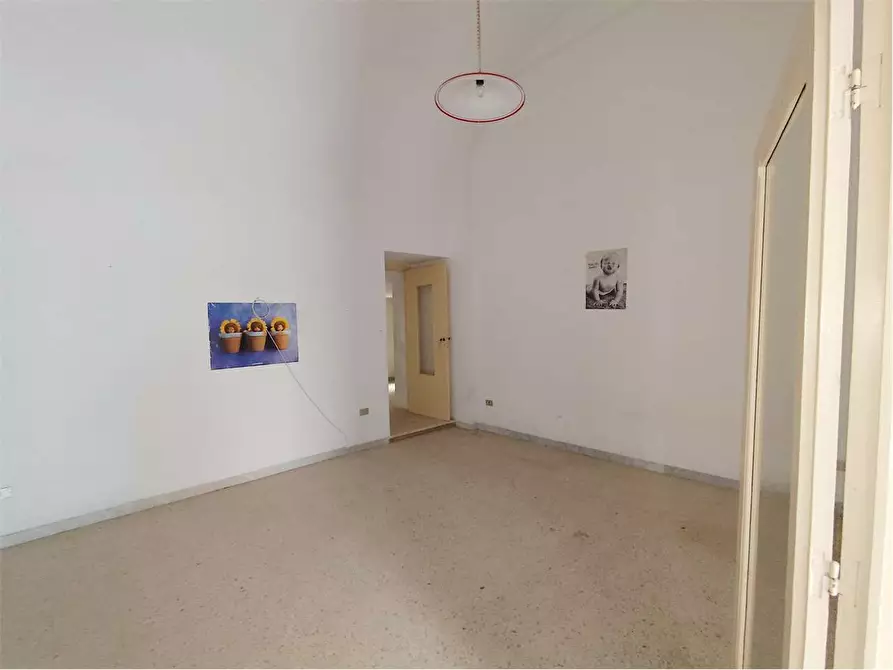 Immagine 9 di Stabile in vendita  in Via Sarra 31 a Acquaviva Delle Fonti