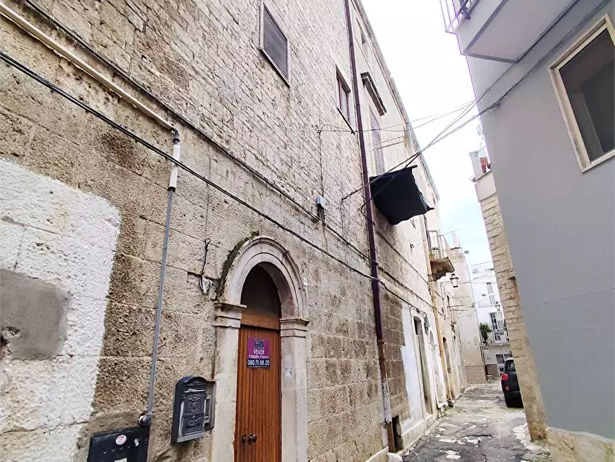 Immagine 3 di Stabile in vendita  in Via Sarra 31 a Acquaviva Delle Fonti