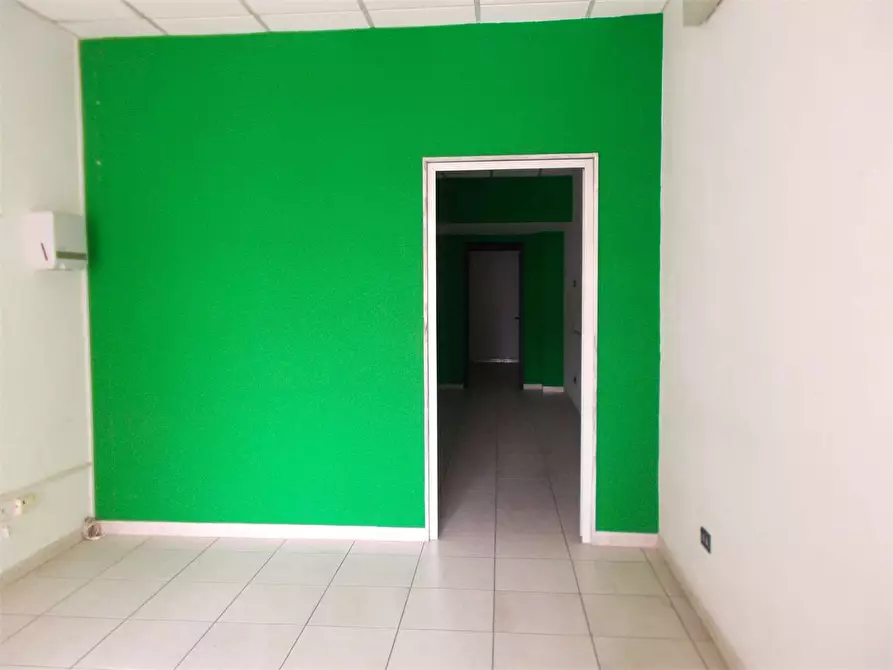 Immagine 3 di Negozio in affitto  in Via Don Cesare Franco 6/L a Acquaviva Delle Fonti