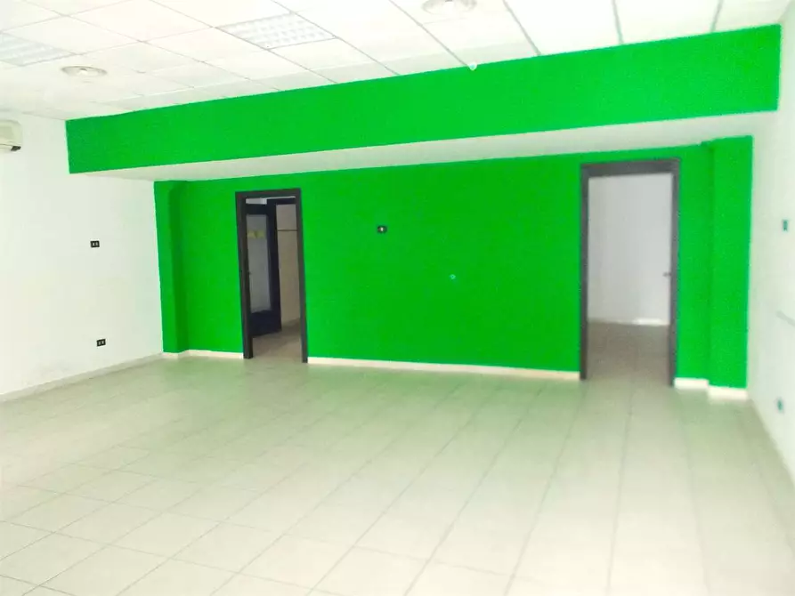 Immagine 5 di Negozio in affitto  in Via Don Cesare Franco 6/L a Acquaviva Delle Fonti