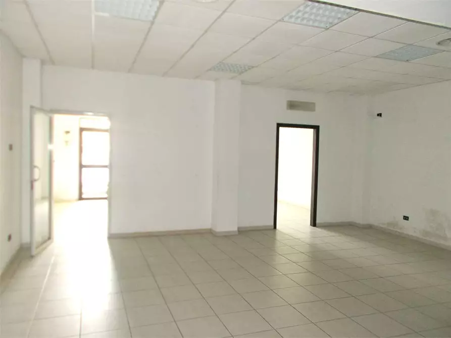 Immagine 4 di Negozio in affitto  in Via Don Cesare Franco 6/L a Acquaviva Delle Fonti