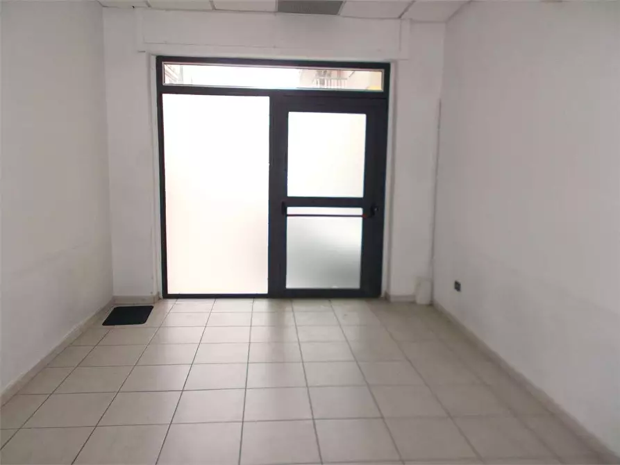 Immagine 6 di Negozio in affitto  in Via Don Cesare Franco 6/L a Acquaviva Delle Fonti