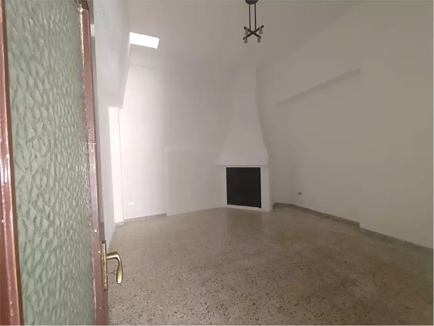 Immagine 5 di Ufficio in affitto  in Via Giuseppe Festa 49 a Acquaviva Delle Fonti