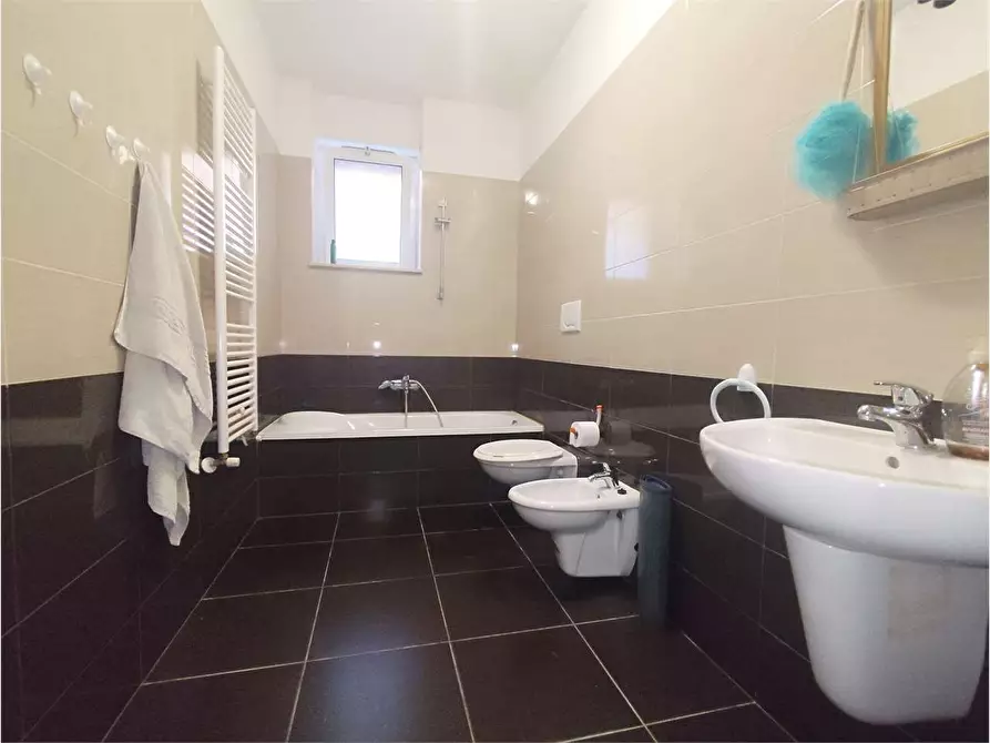 Immagine 11 di Magazzino in vendita  in Via Giuseppe Melosci 7 a Acquaviva Delle Fonti