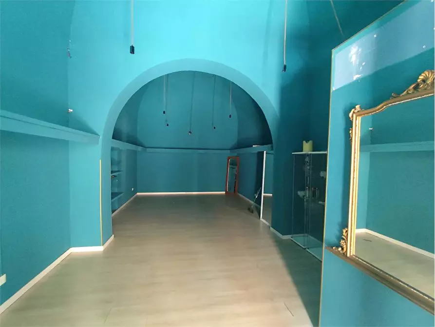 Immagine 3 di Negozio in affitto  in Via Domenico Mele 14 e 16 a Acquaviva Delle Fonti