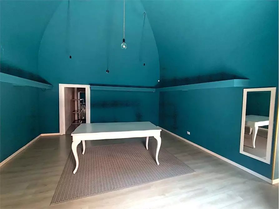 Immagine 5 di Negozio in affitto  in Via Domenico Mele 14 e 16 a Acquaviva Delle Fonti