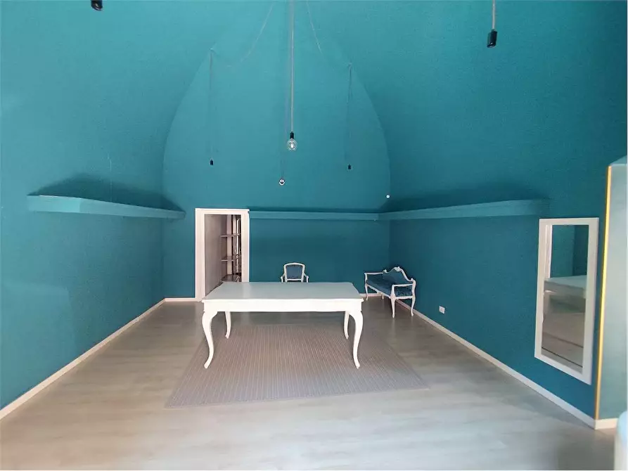 Immagine 1 di Negozio in affitto  in Via Domenico Mele 14 e 16 a Acquaviva Delle Fonti