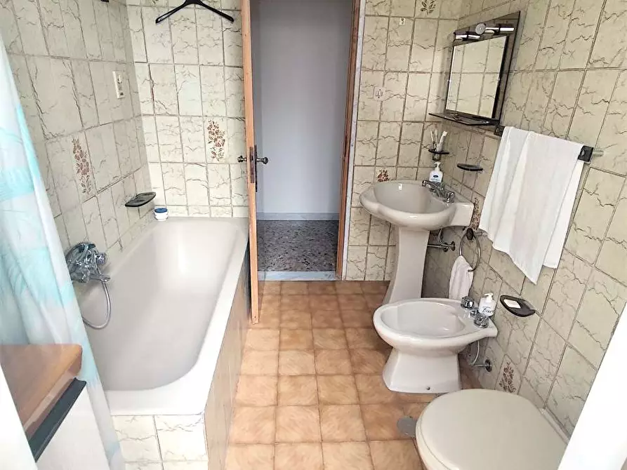 Immagine 9 di Casa indipendente in vendita  in Via Gabriele D'Annunzio 72 a Acquaviva Delle Fonti