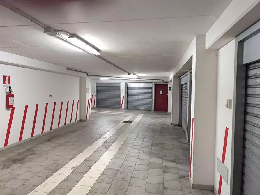 Immagine 6 di Garage in vendita  in Via Giuseppe Verdi 6 a Acquaviva Delle Fonti