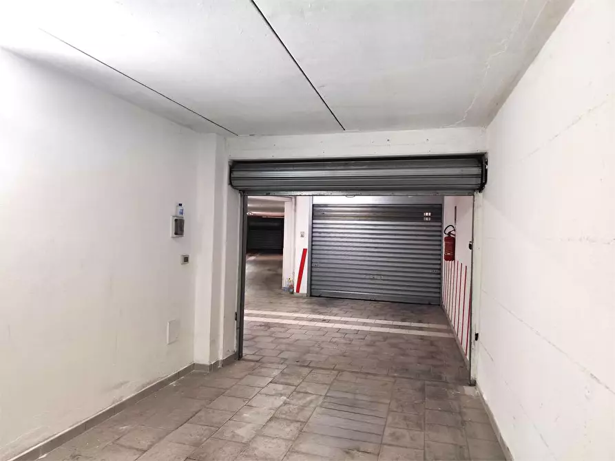 Immagine 7 di Garage in vendita  in Via Giuseppe Verdi 6 a Acquaviva Delle Fonti